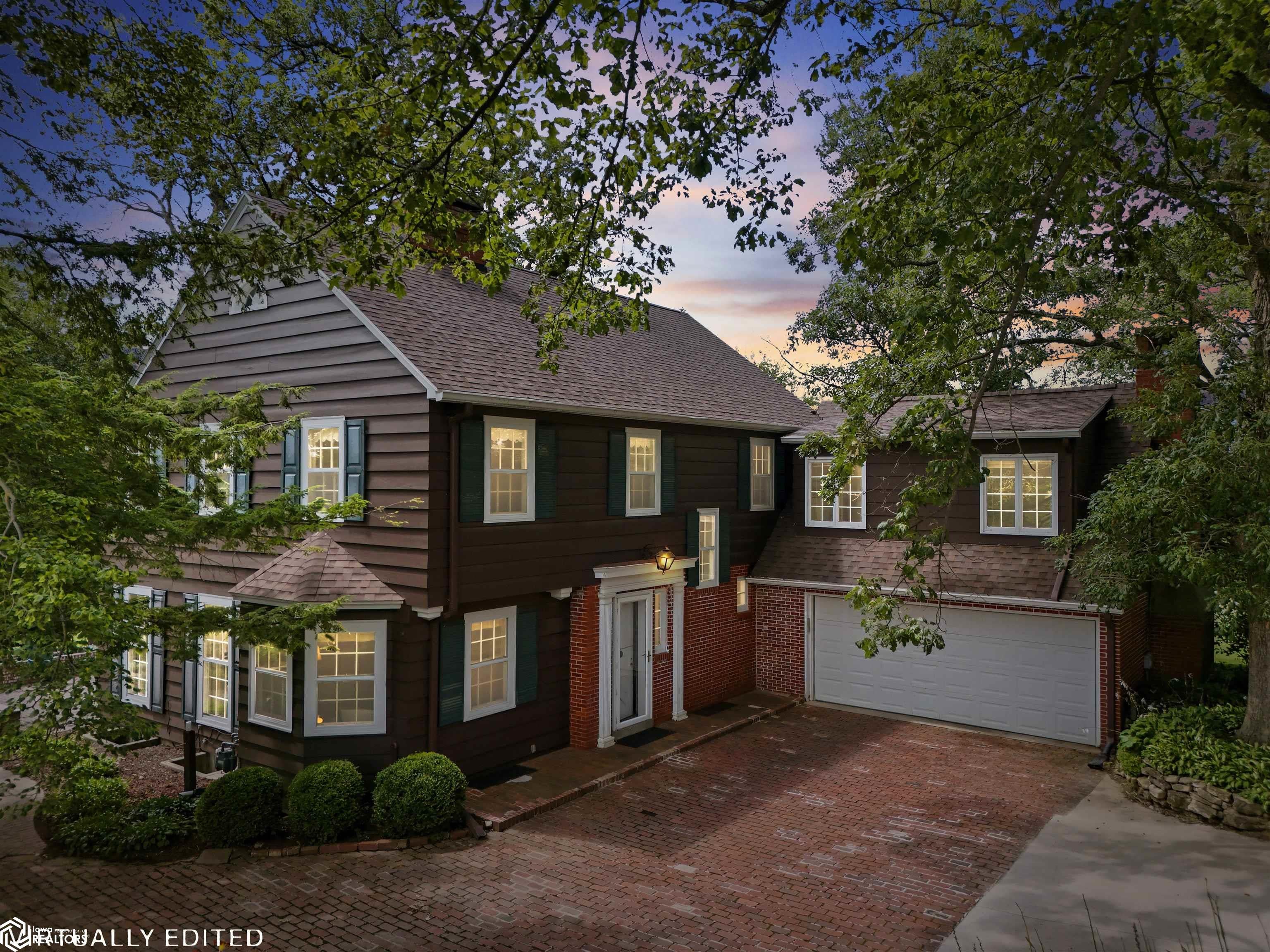 1743 Country Club Lane