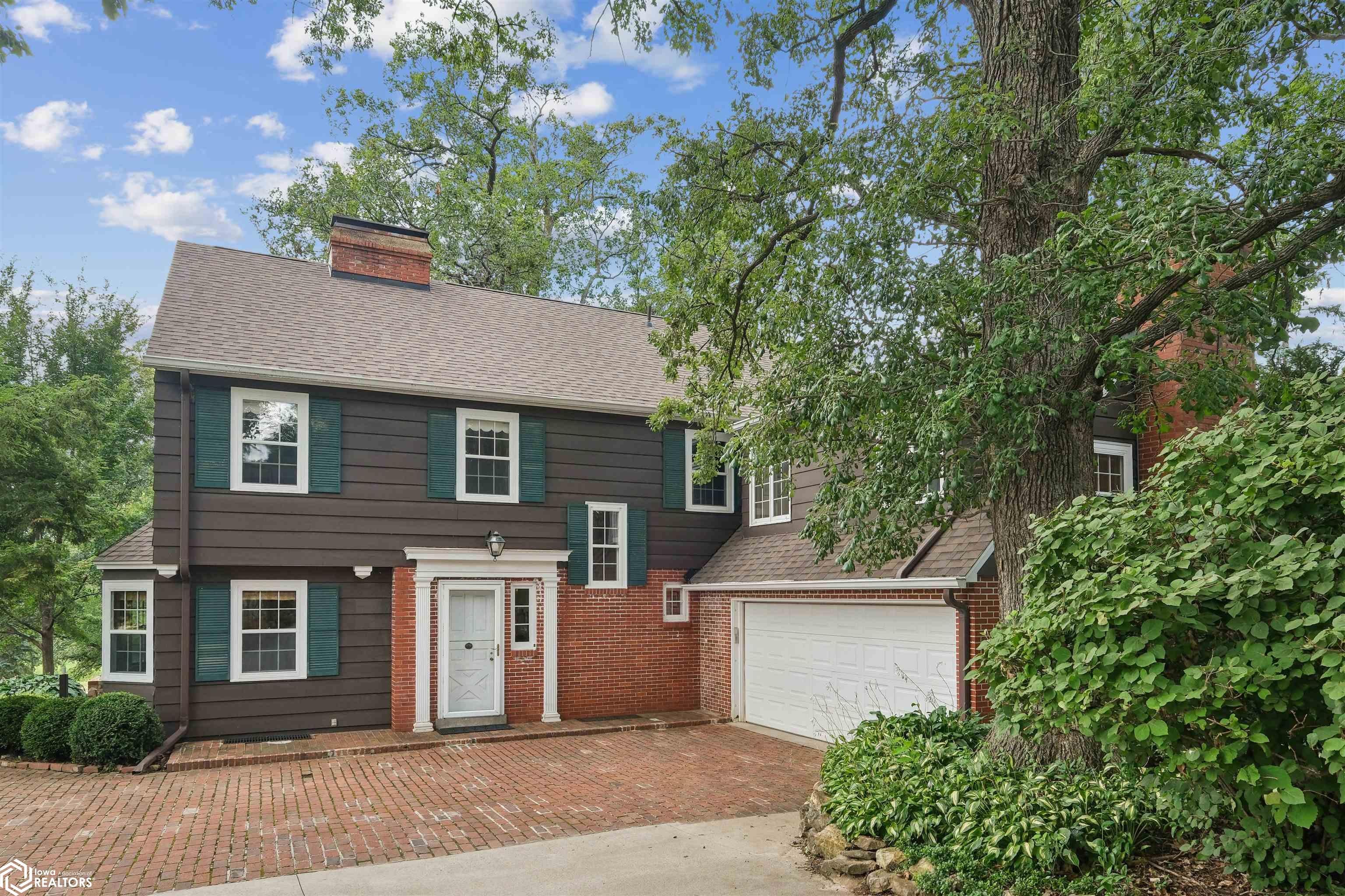 1743 Country Club Lane
