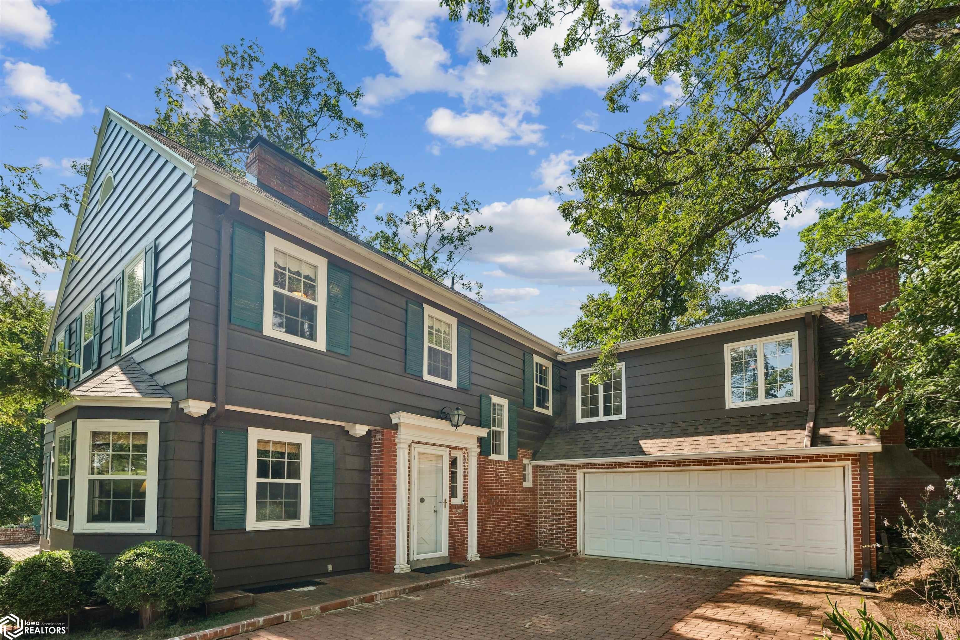 1743 Country Club Lane