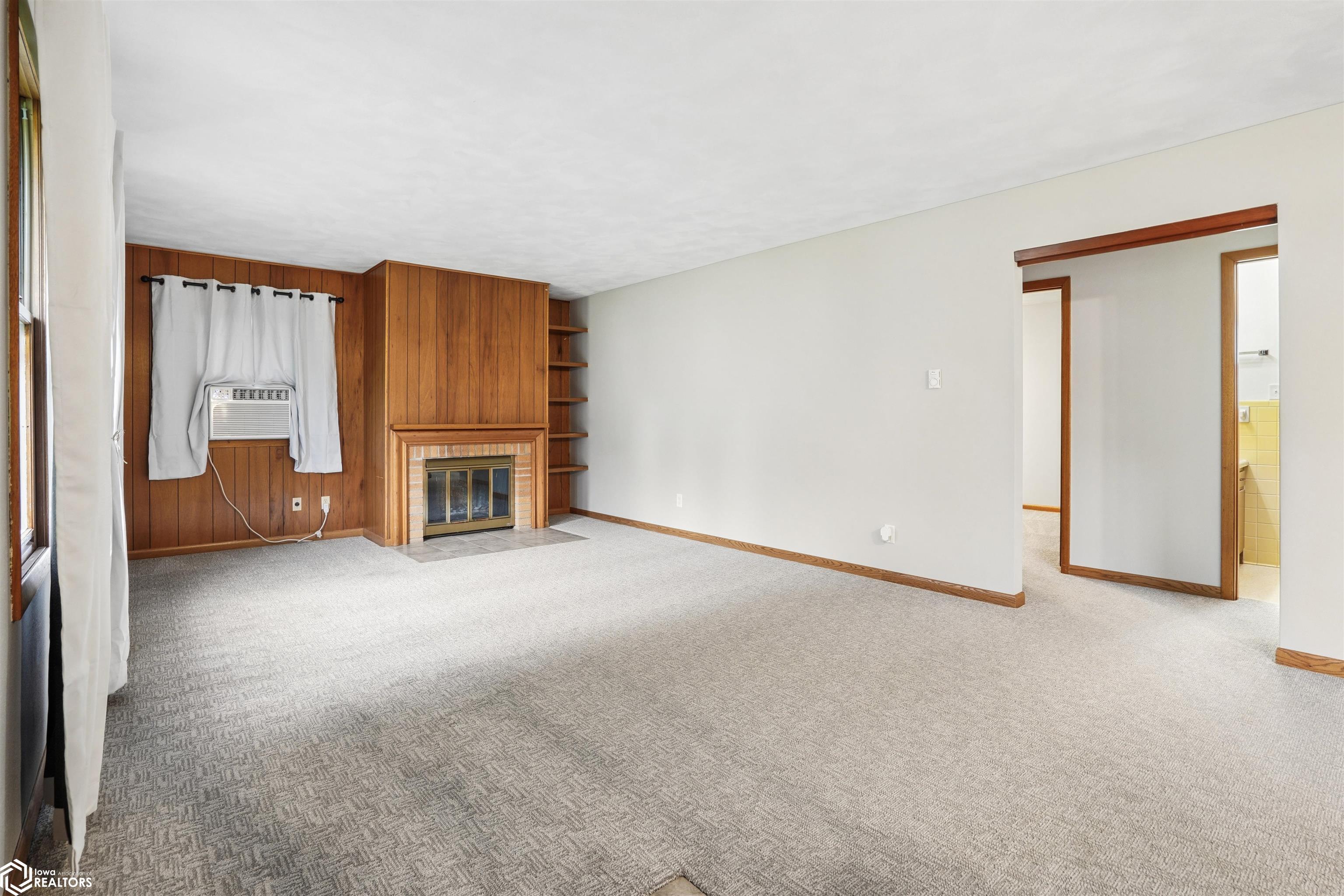 805 E Cedar Ln.