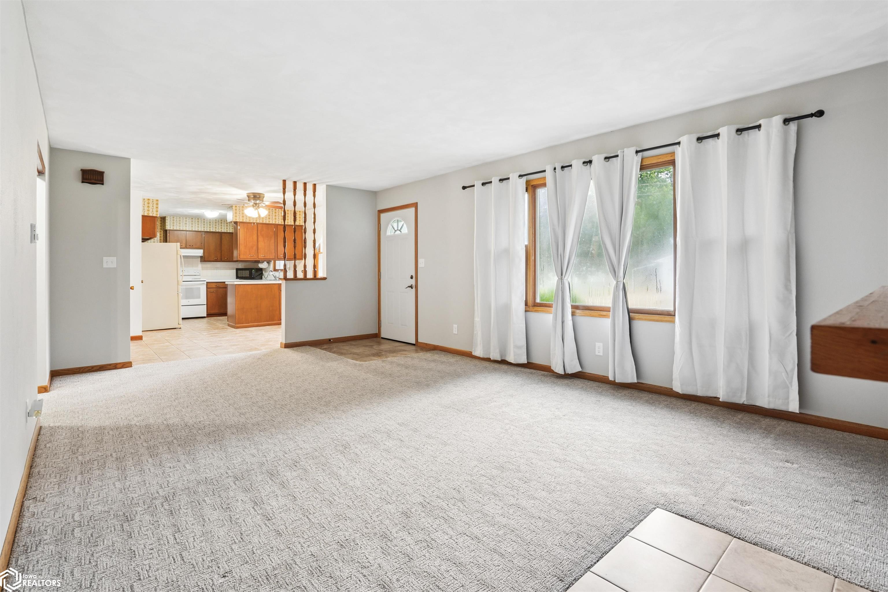 805 E Cedar Ln.