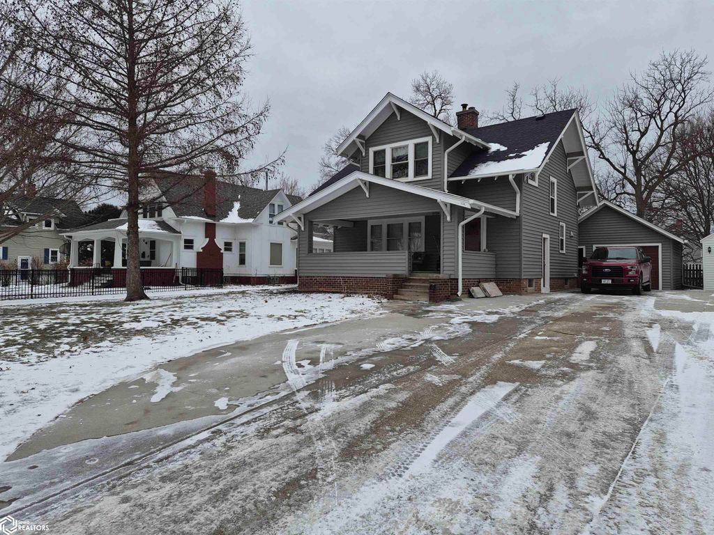 Photo of 929 Elm Street, Grinnell, IA 50112 (MLS # 6335433)