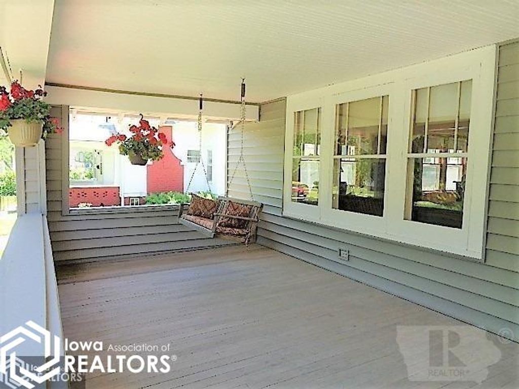 Photo of 929 Elm Street, Grinnell, IA 50112 (MLS # 6335433)