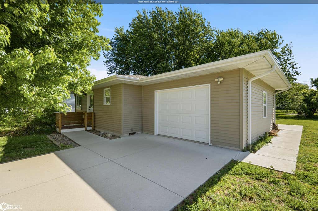 Photo of 904 S Main Street, Mount Pleasant, IA 52641 (MLS # 6338394)