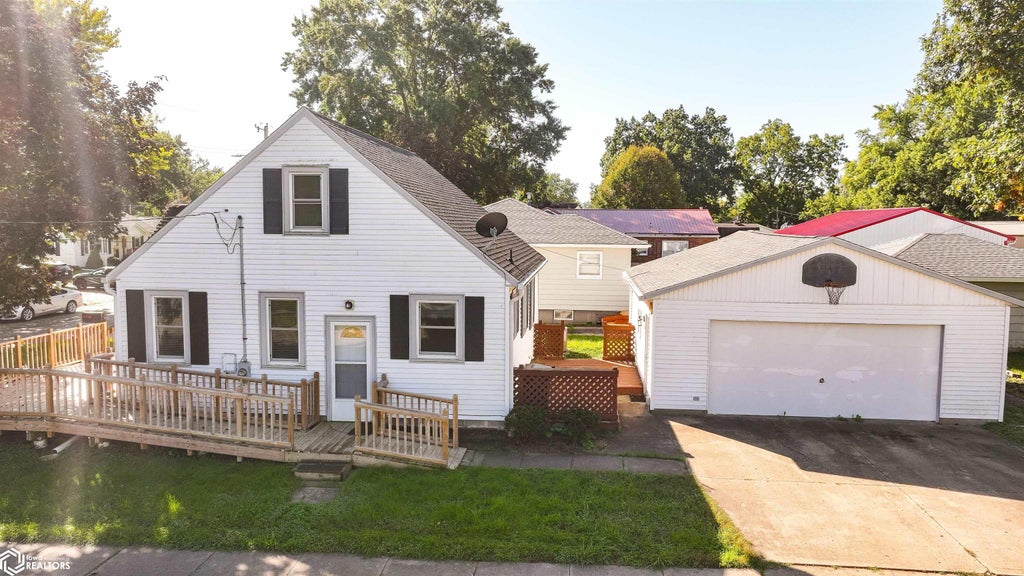 Photo of 341 Hackworth Street, Ottumwa, IA 52501 (MLS # 6343520)