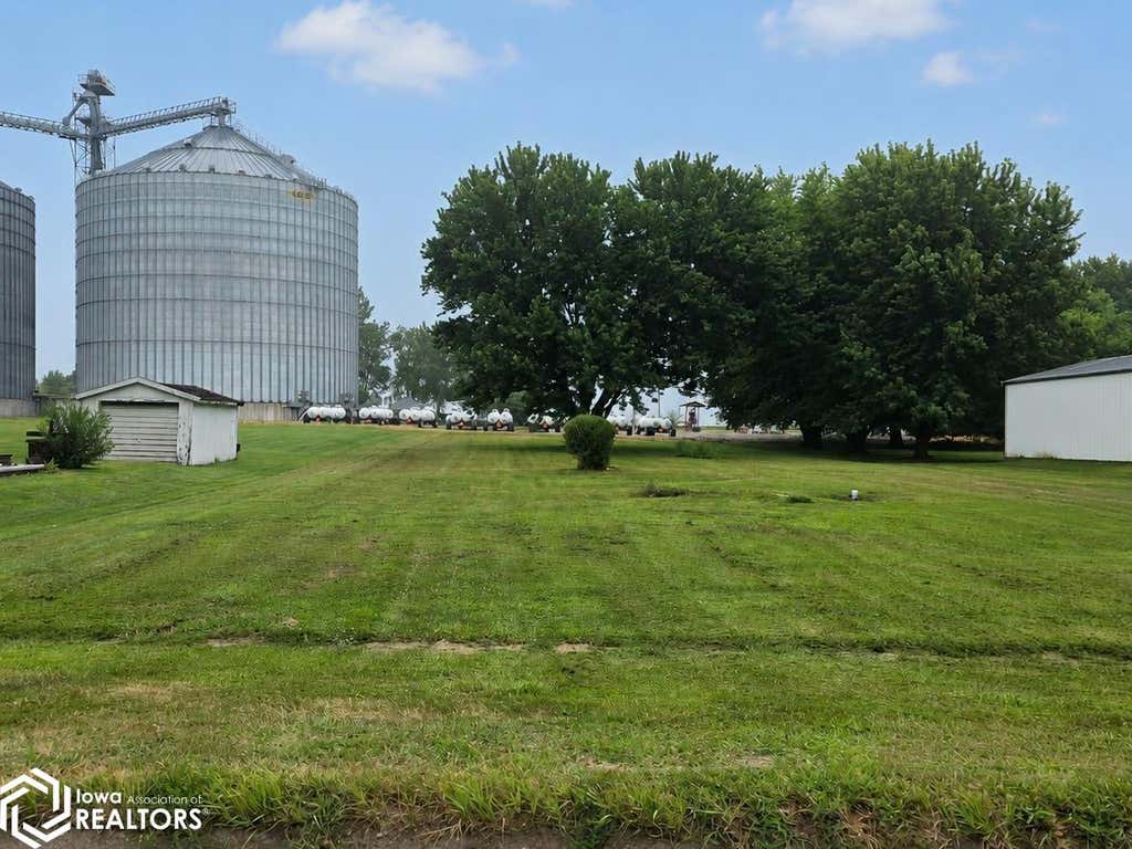 Photo of 127 E Commercial St. ST, Hillsboro, IA 52630 (MLS # 6341329)