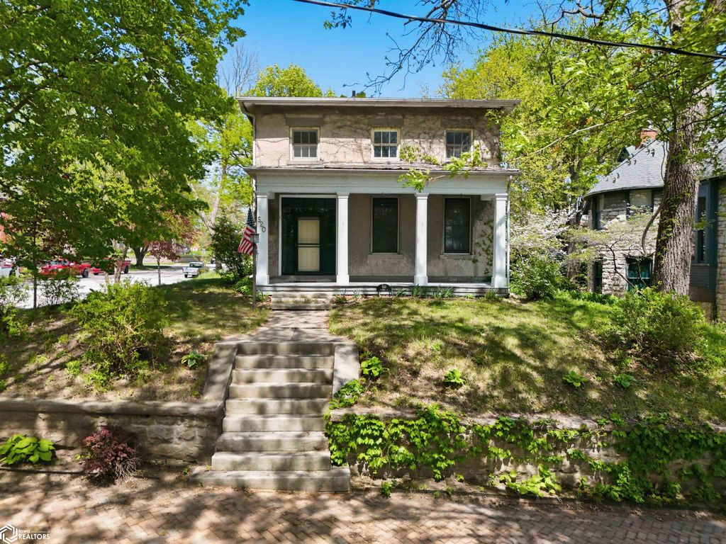 Photo of 520 Columbia Street, Burlington, IA 52601 (MLS # 6337618)