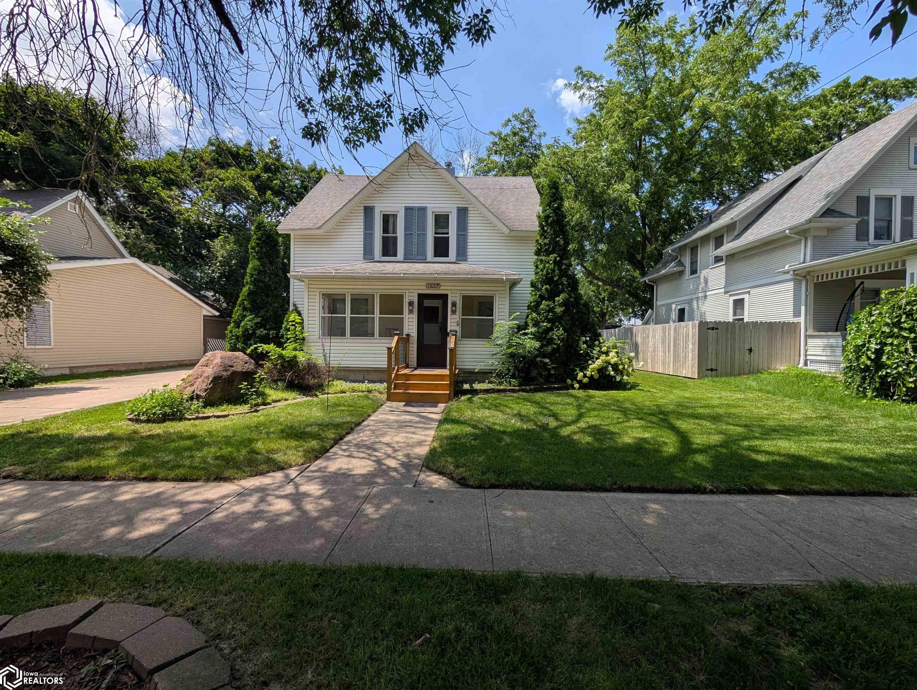 Photo 1 of 25 — 109 S 9th Street, Clear Lake, IA 50428