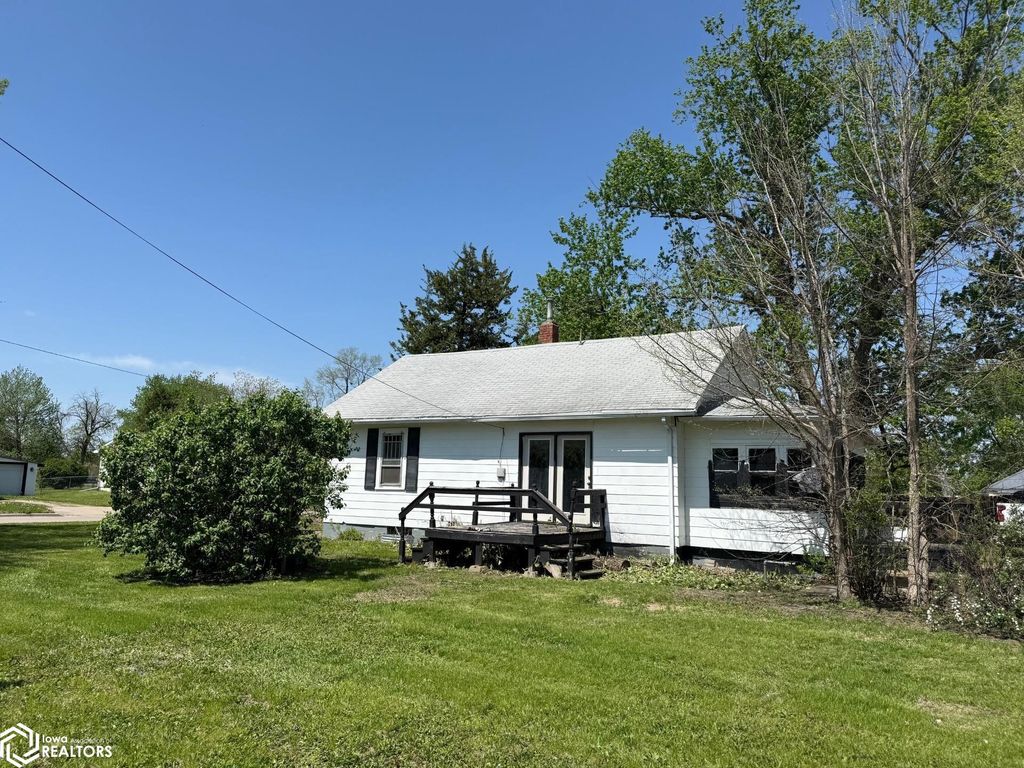 Photo of 930 S Weller Street, Ottumwa, IA 52501 (MLS # 6337562)