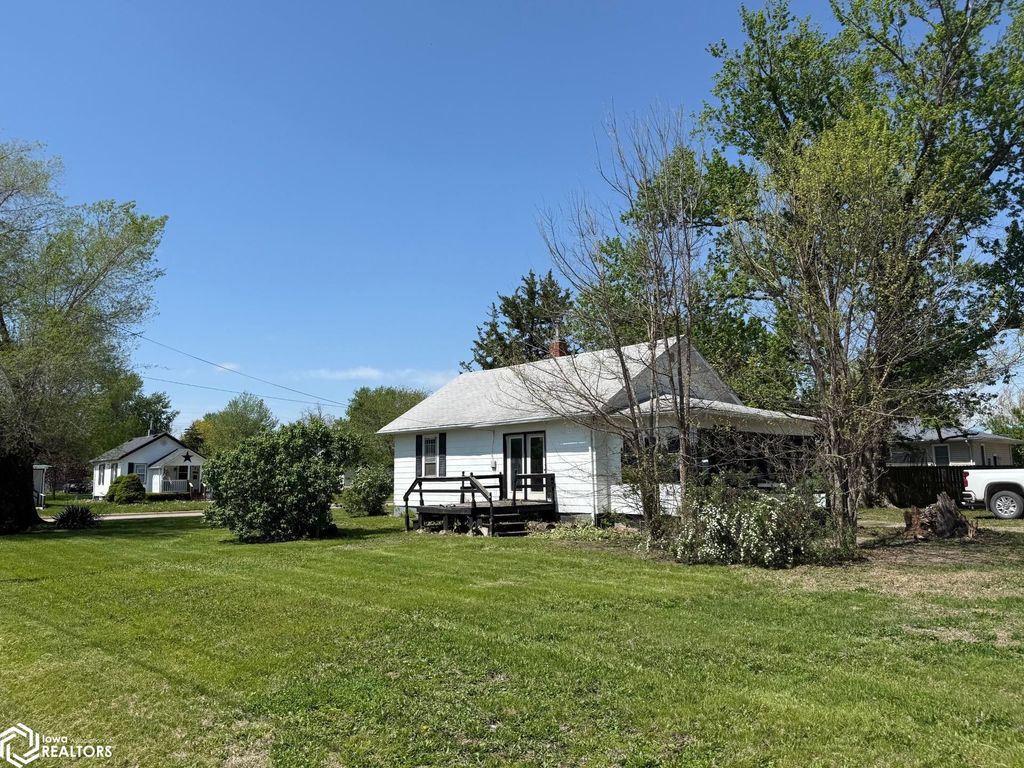 Photo of 930 S Weller Street, Ottumwa, IA 52501 (MLS # 6337562)