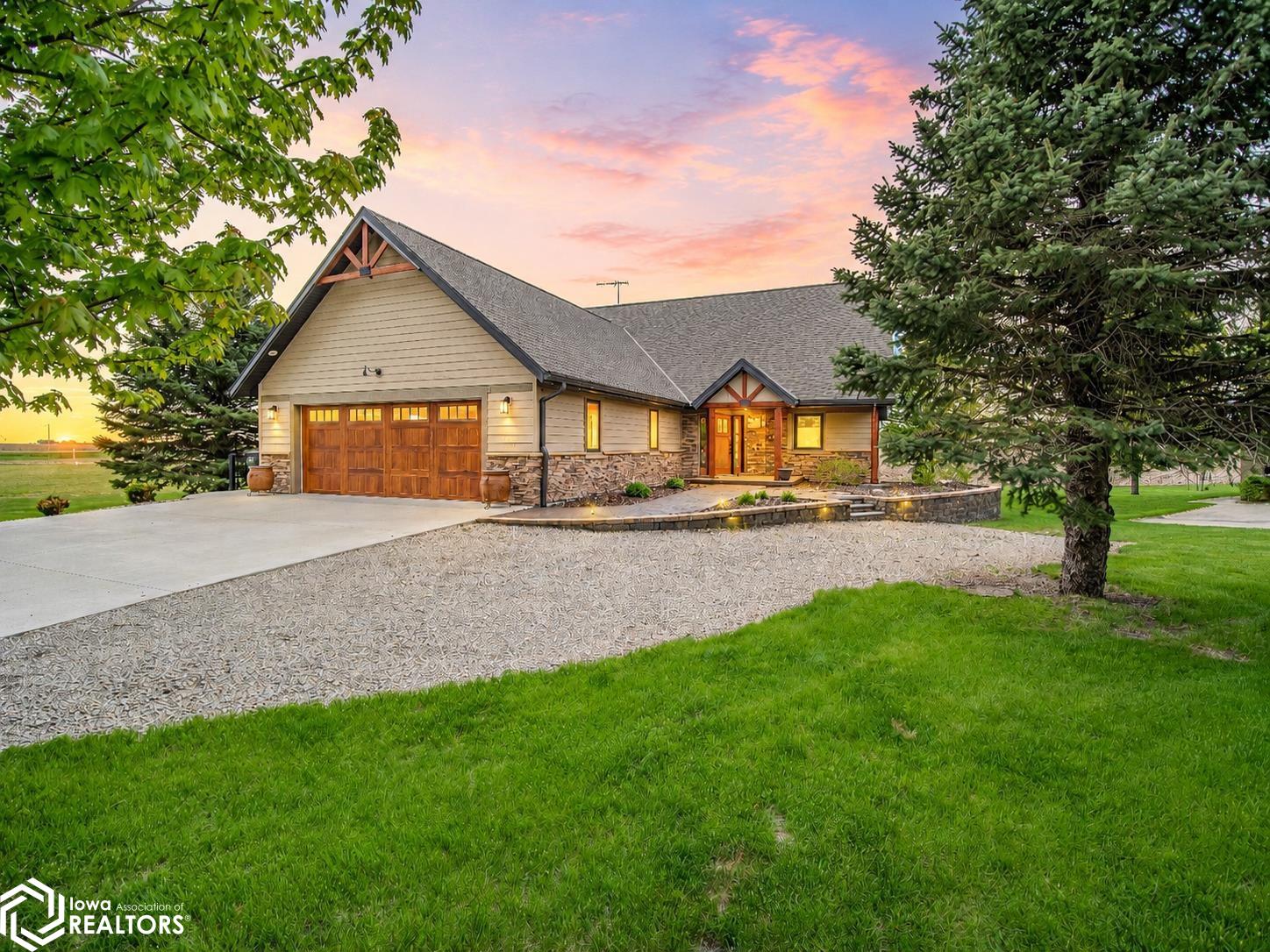 105 Maple Court