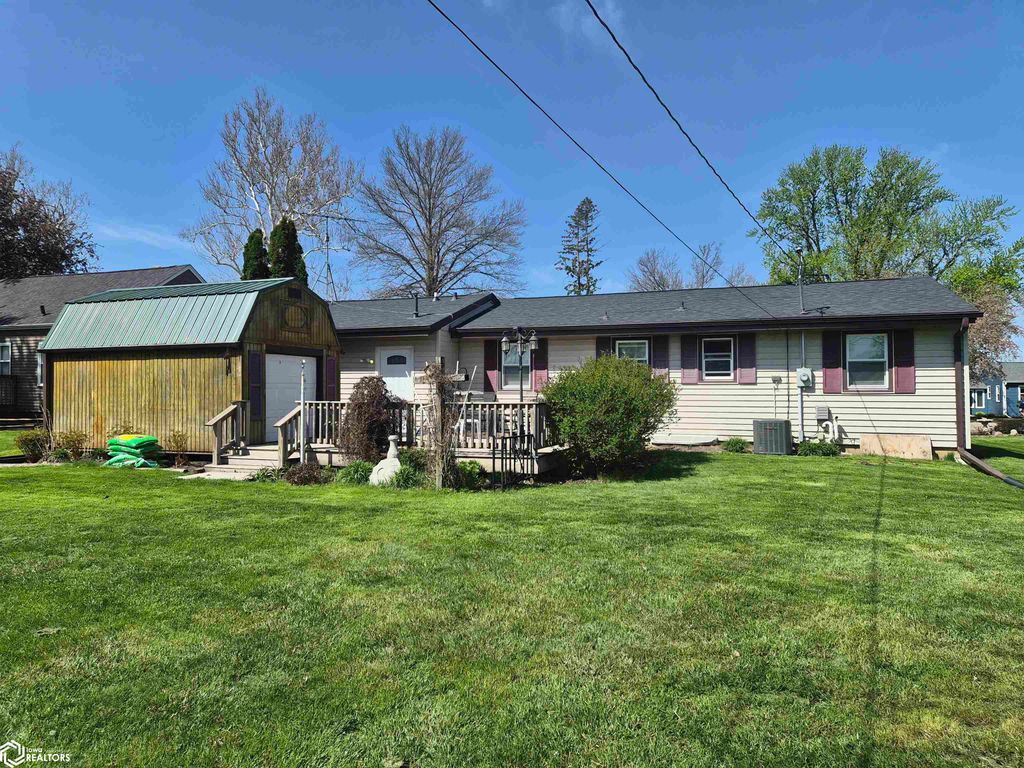 Photo of 1520 Summer Street, Grinnell, IA 50112 (MLS # 6337513)