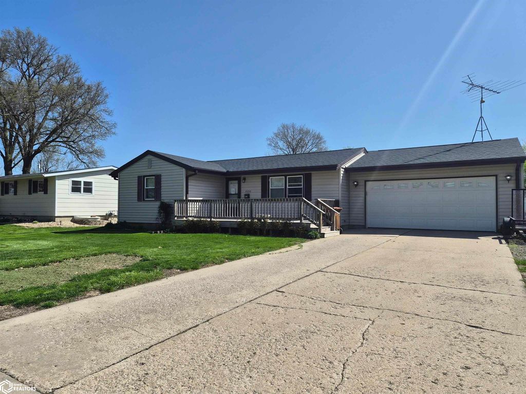 Photo of 1520 Summer Street, Grinnell, IA 50112 (MLS # 6337513)