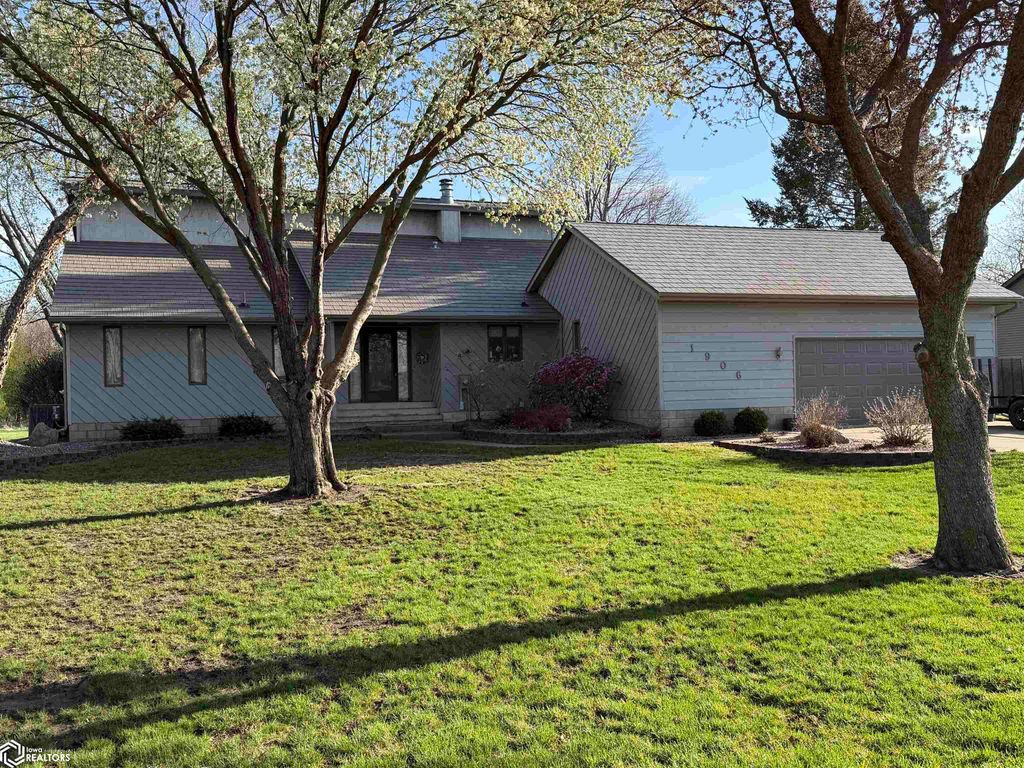 Photo of 1906 West River Drive Dr, Humboldt, IA 50548 (MLS # 6337485)