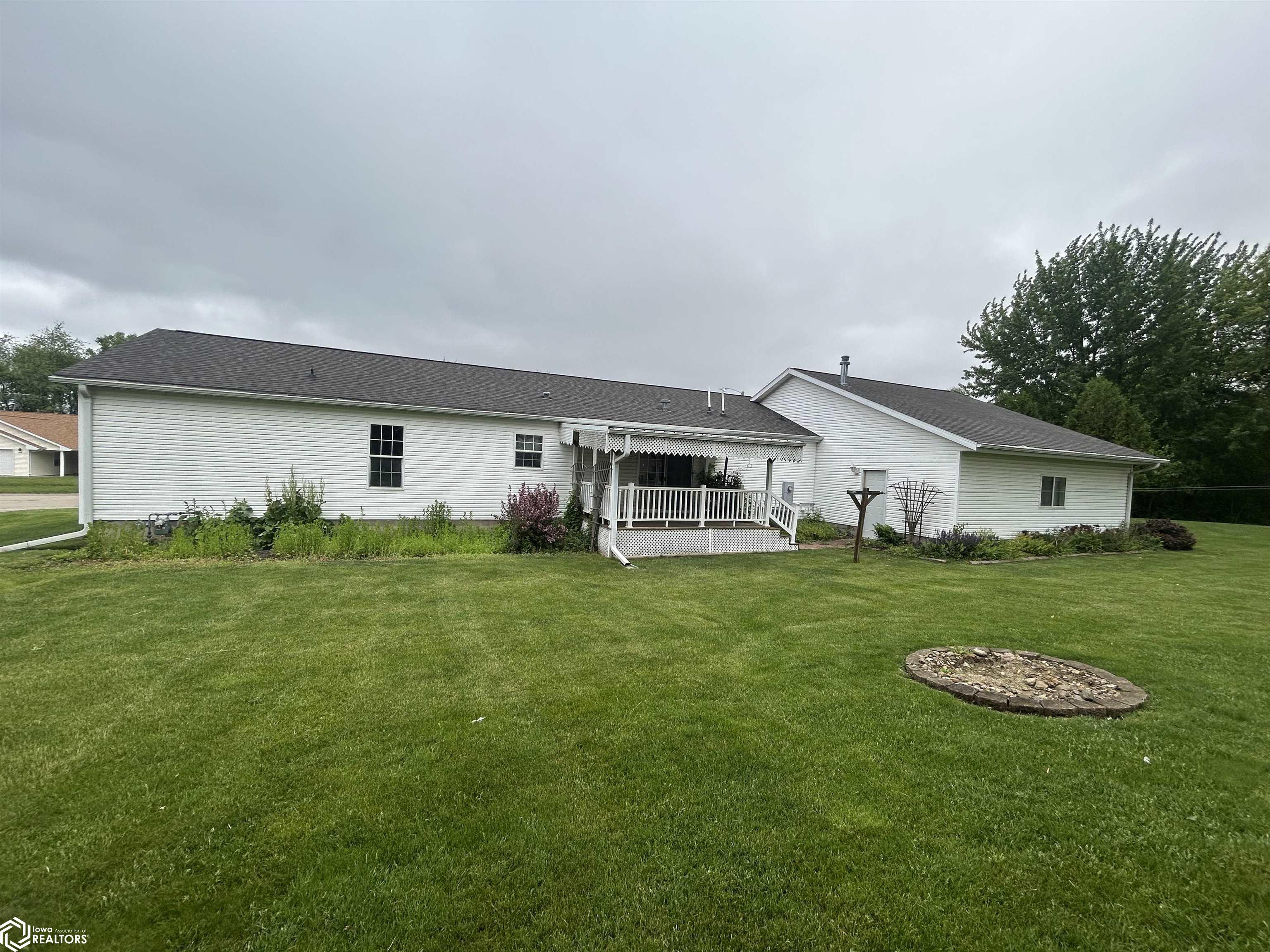 902 Prairie Lane