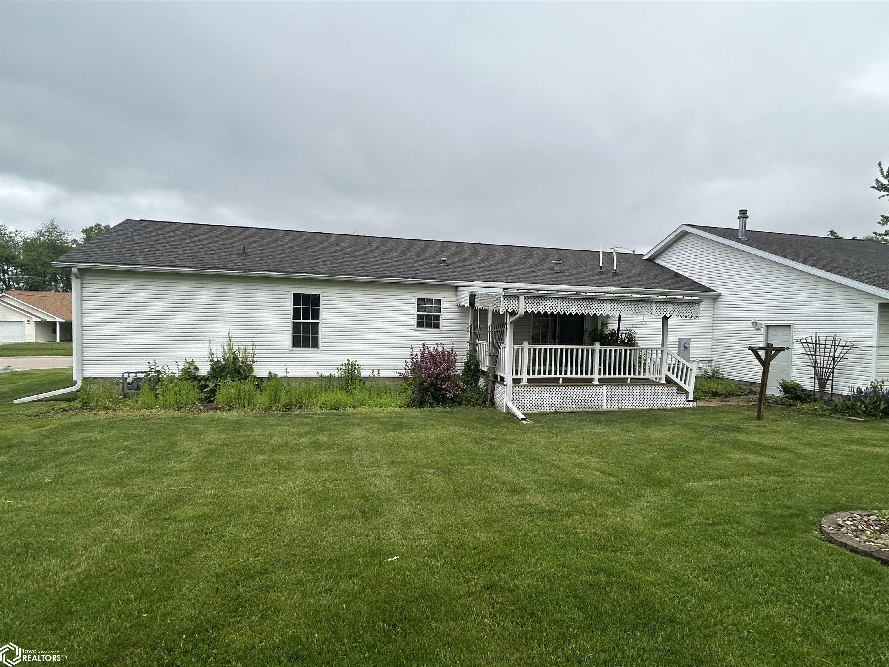902 Prairie Lane