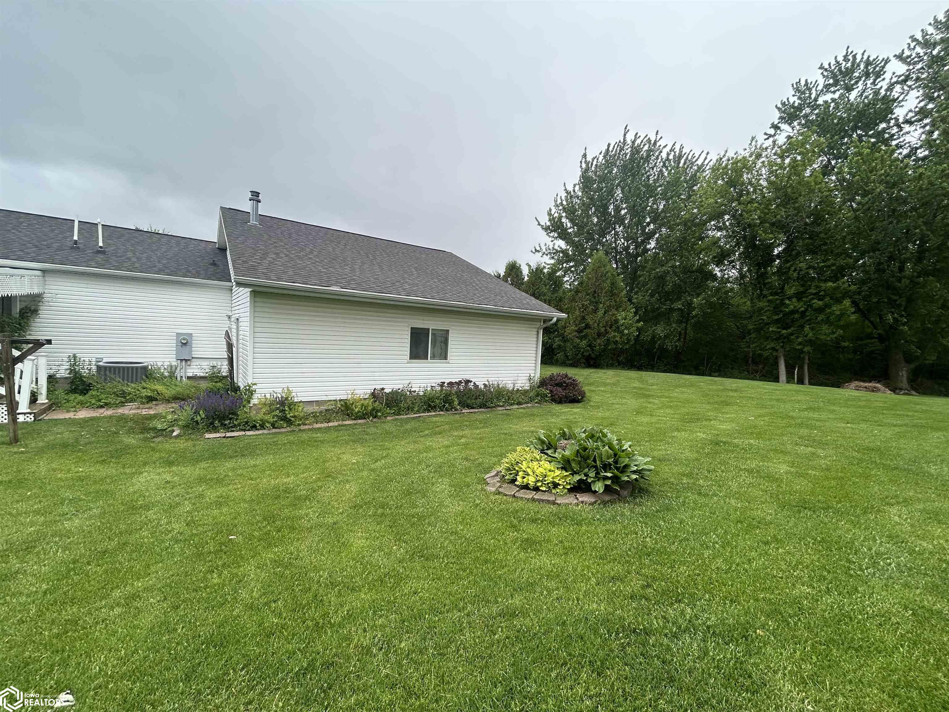 902 Prairie Lane
