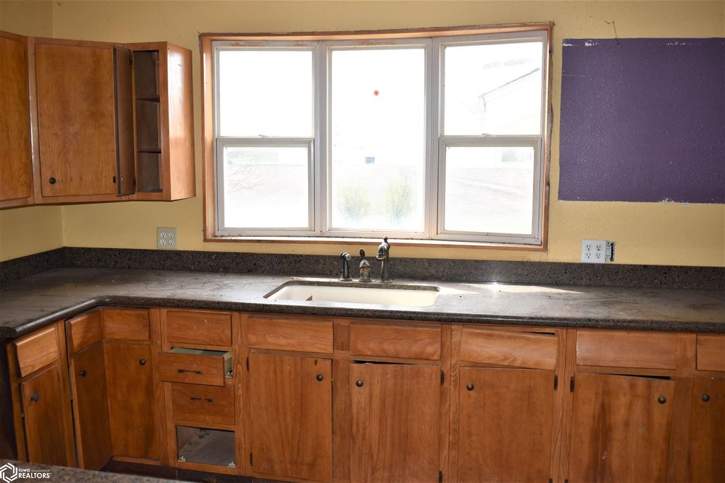 Photo of 1614 Commercial St, Iowa Falls, IA 50126 (MLS # 6337546)
