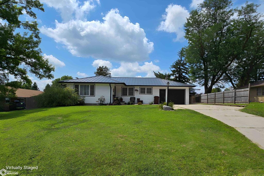 Photo of 512 Maxwell Street, Maxwell, IA 50161 (MLS # 6333382)