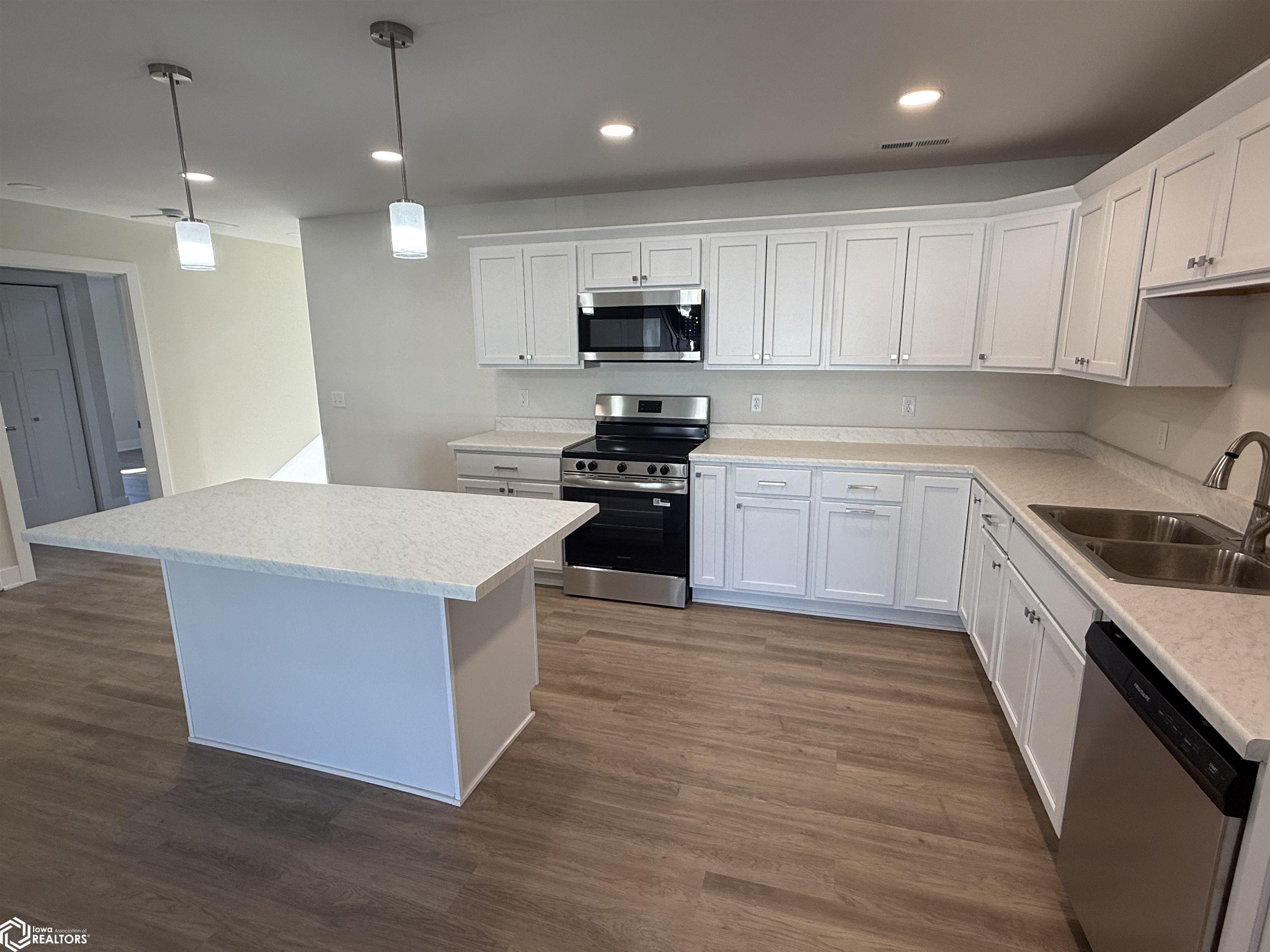 1103 Emerald Cove Drive