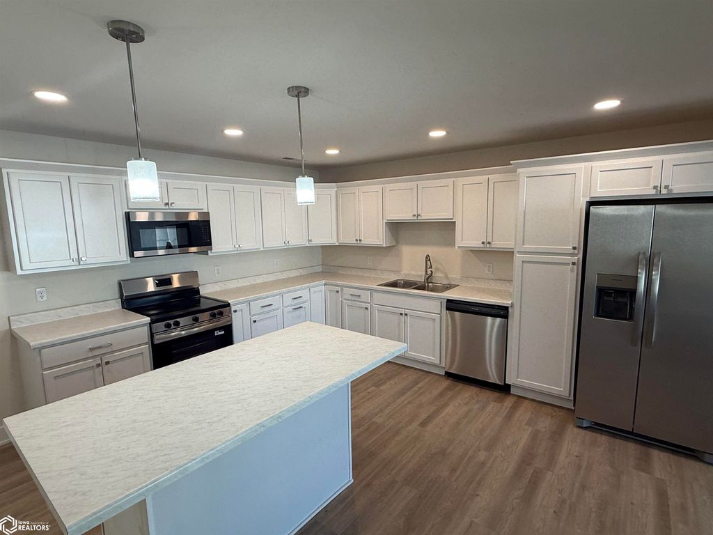 Photo of 1103 Emerald Cove Drive, Clear Lake, IA 50428 (MLS # 6334983)