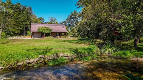 2338 Jefferson Road Manchester IA 52057