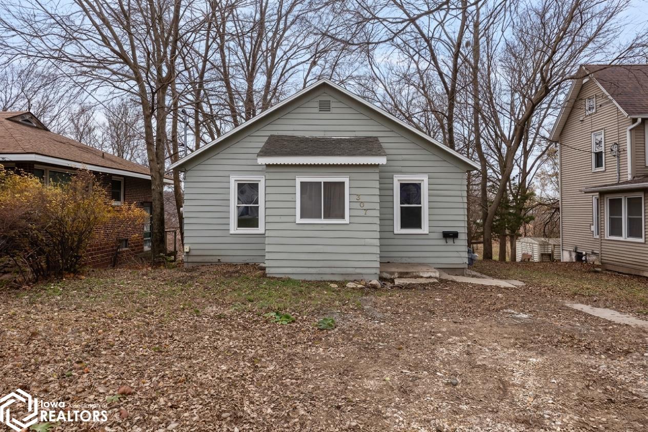 Photo 1 of 23 — 307 Prospect Street, Iowa Falls, IA 50126
