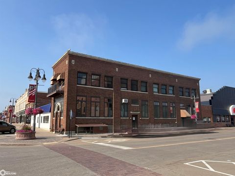 937 Broad Street Grinnell IA 50112