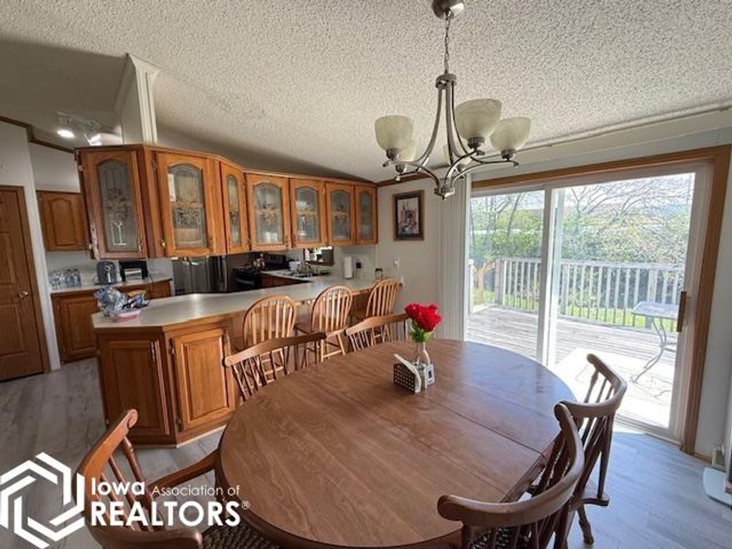 Photo of 502 S Hosta Avenue, Mount Pleasant, IA 52641 (MLS # 6337745)