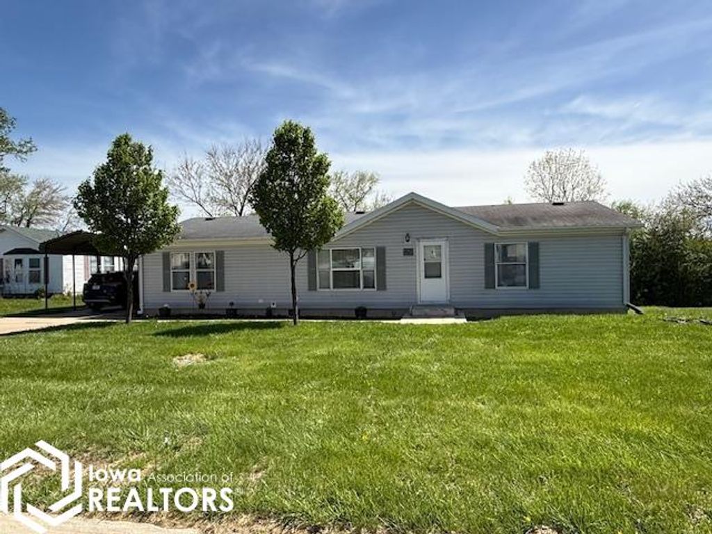 Photo of 502 S Hosta Avenue, Mount Pleasant, IA 52641 (MLS # 6337745)