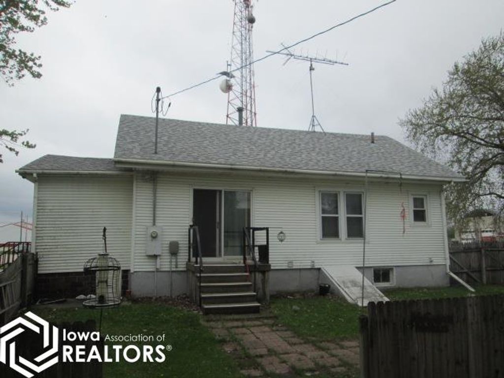 Photo of 320 6th Avenue SW, Clarion, IA 50525 (MLS # 6337737)
