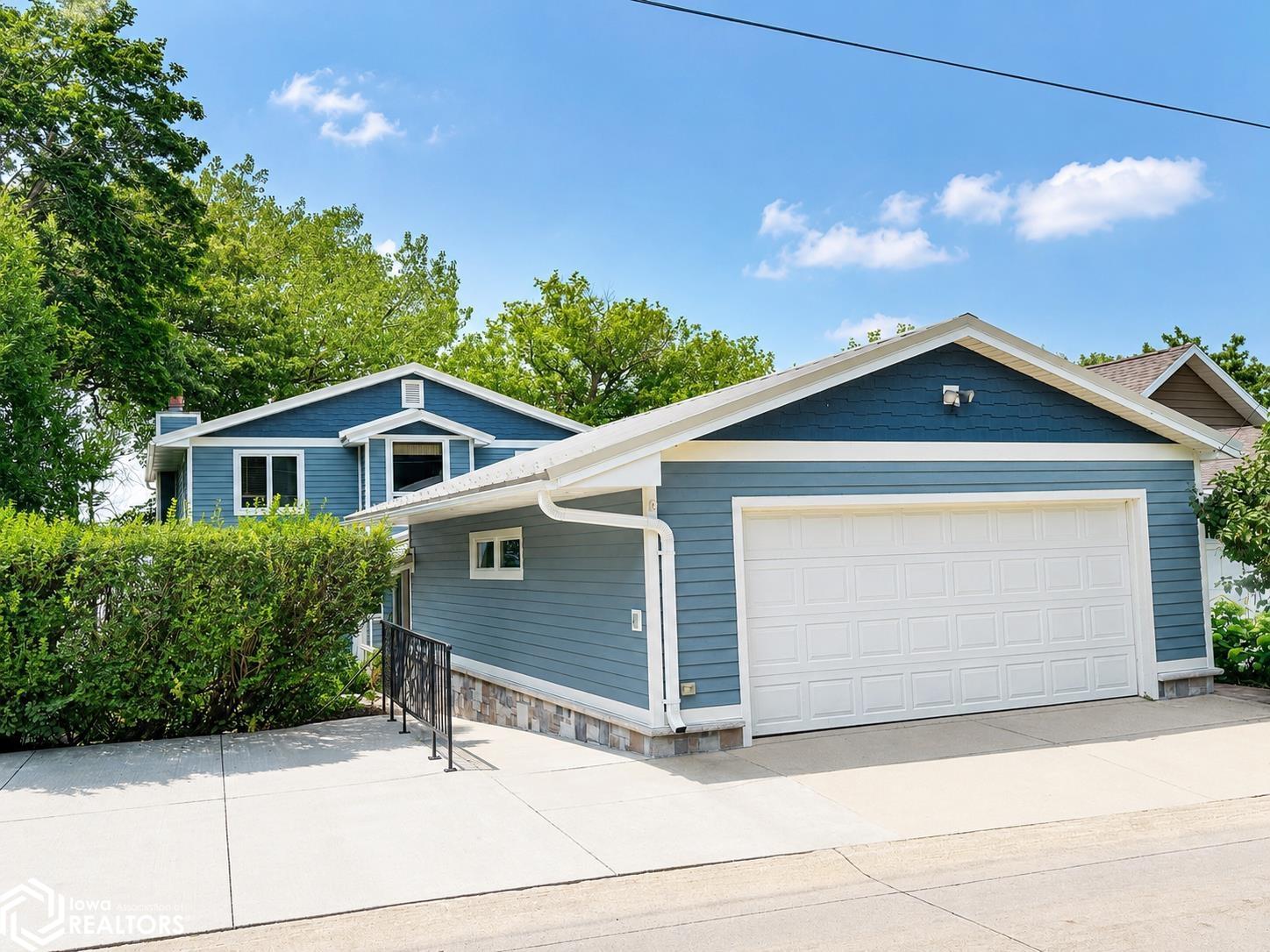 5494 Lakeview Drive
