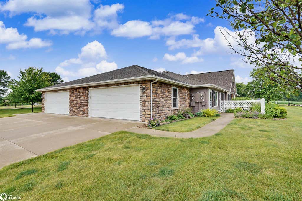 Photo of 1610 E Deer Run Ln. LN, Mount Pleasant, IA 52641 (MLS # 6339140)