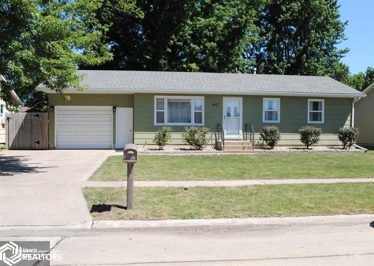 Photo 1 of 36 — 1407 Grand Street, Webster City, IA 50595