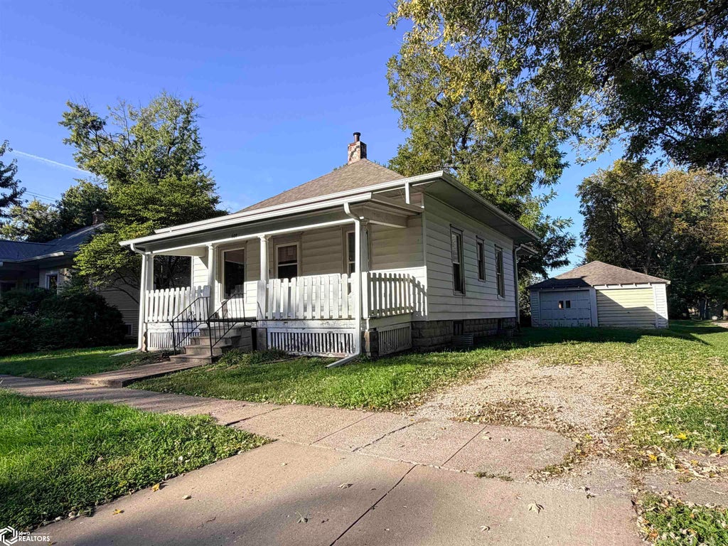 Photo of 608 S 5th Street, Fairfield, IA 52556 (MLS # 6343490)