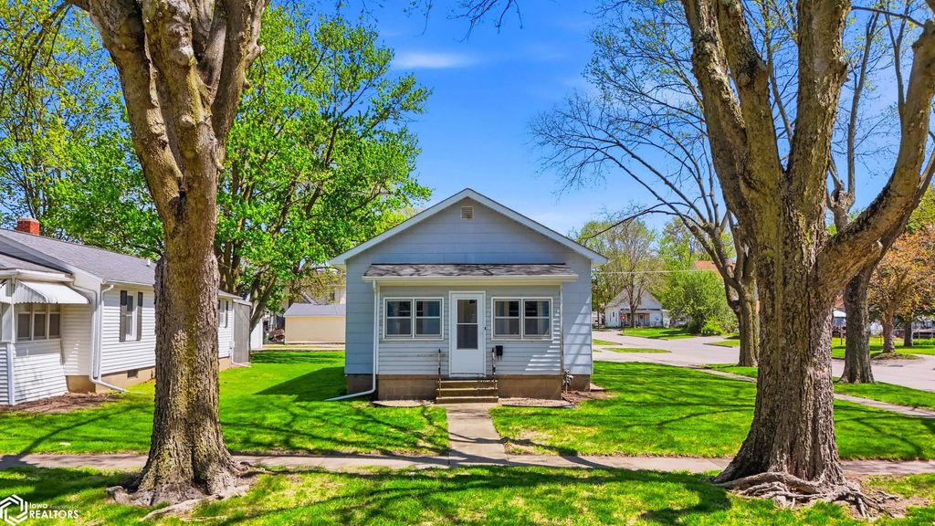 Photo of 220 Spring Street, West Burlington, IA 52655 (MLS # 6337466)