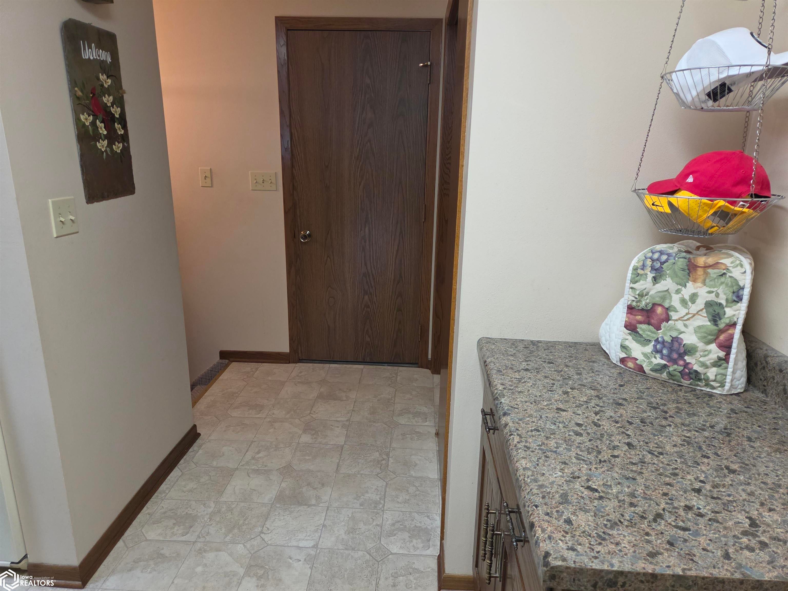 2010 E Lucas Street - Photo 2