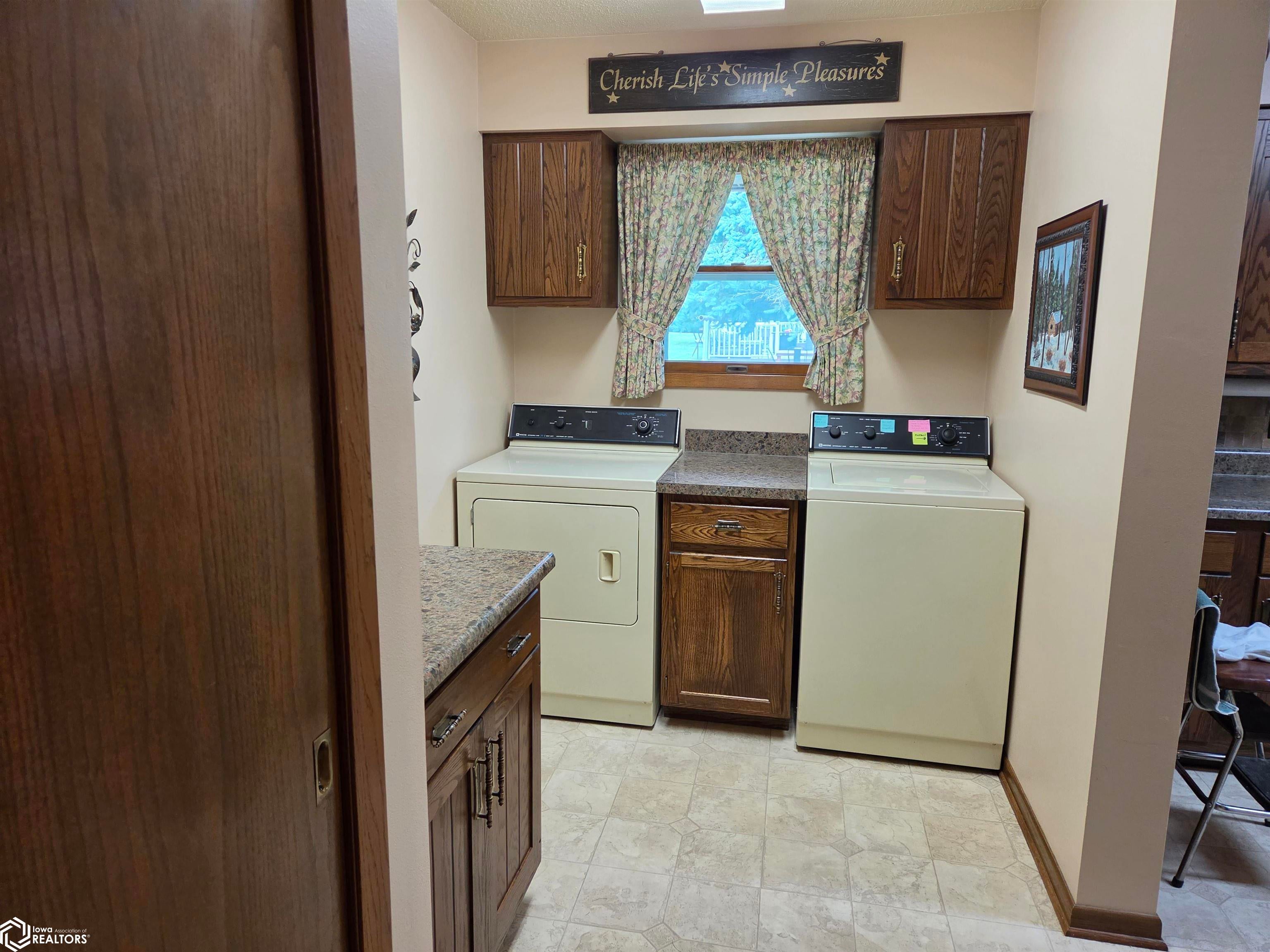 2010 E Lucas Street - Photo 3