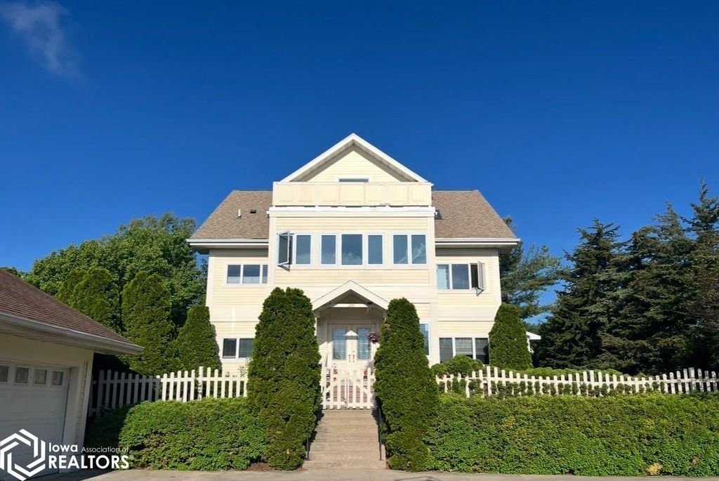 Photo of 1204 N B Street #300, Fairfield, IA 52556 (MLS # 6337560)