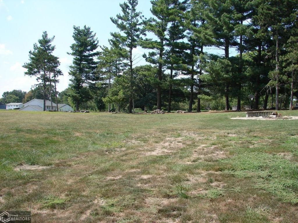 Photo of 0 Grand Ave, Mount Pleasant, IA 52641 (MLS # 6093484)