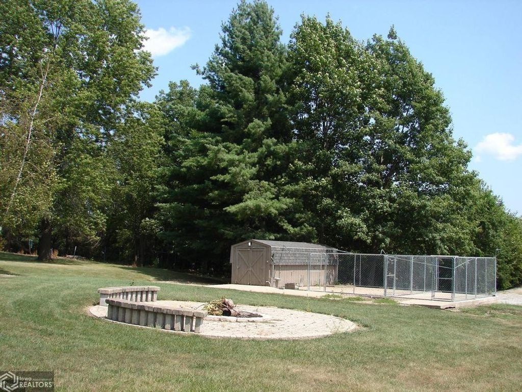 Photo of 0 Grand Ave, Mount Pleasant, IA 52641 (MLS # 6093484)