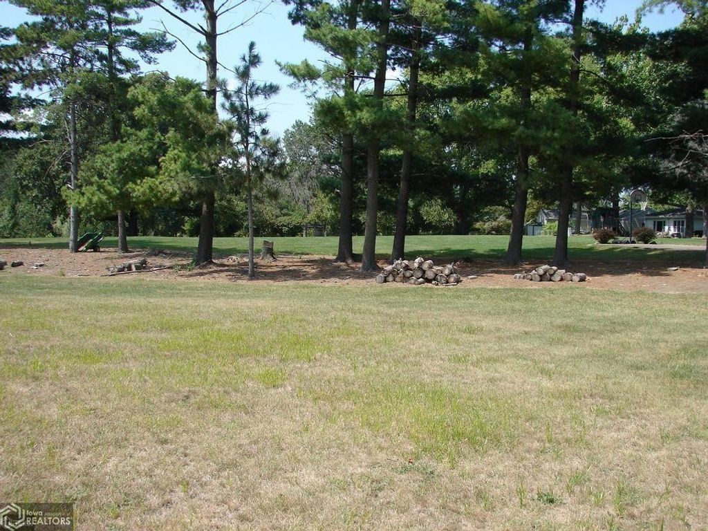 Photo of 0 Grand Ave, Mount Pleasant, IA 52641 (MLS # 6093484)