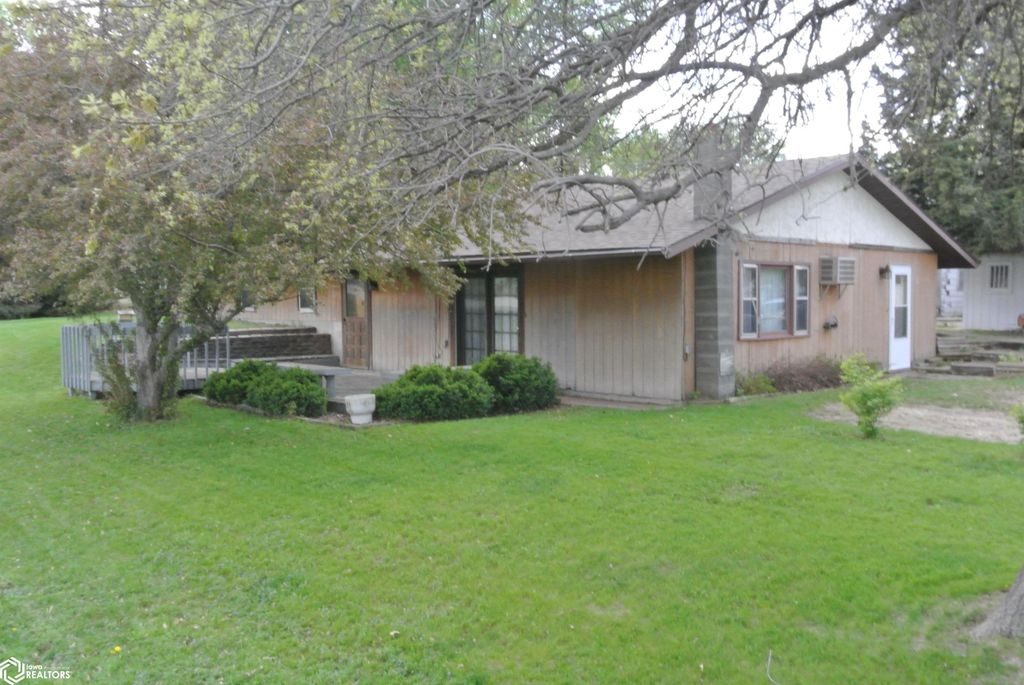 Photo of 806 Maple Street, Ida Grove, IA 51445 (MLS # 6337758)