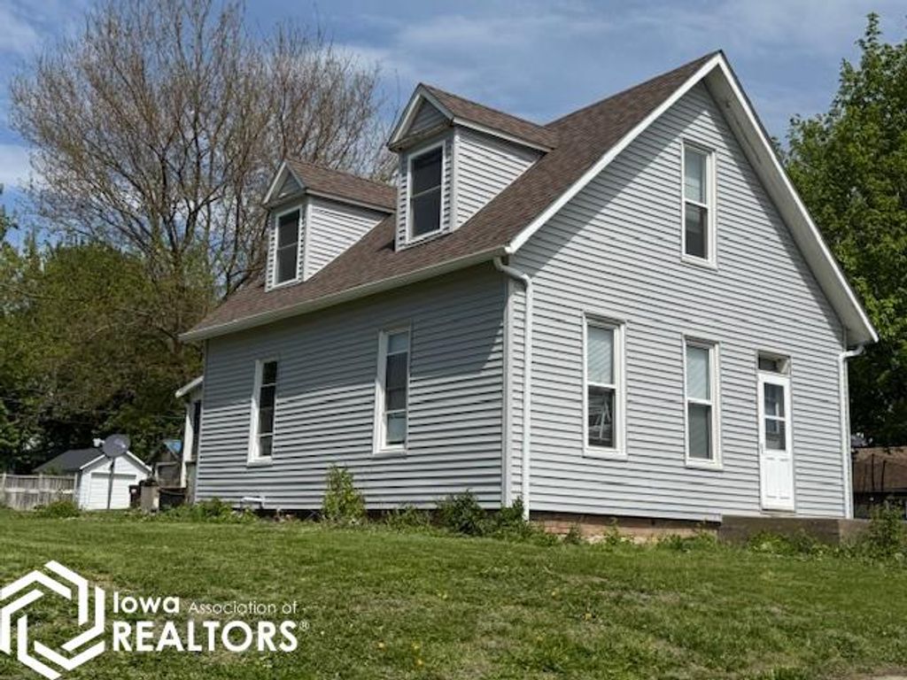 Photo of 407 S Adams Street, Mount Pleasant, IA 52641 (MLS # 6338077)