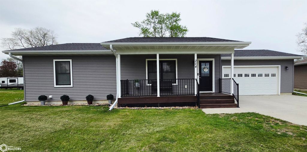 Photo of 204 E Wilcox Way Way, Jefferson, IA 50129 (MLS # 6337718)