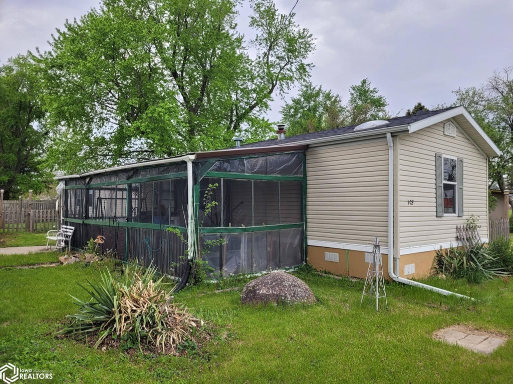 Photo of 102 S L Street, Keswick, IA 50136 (MLS # 6337755)