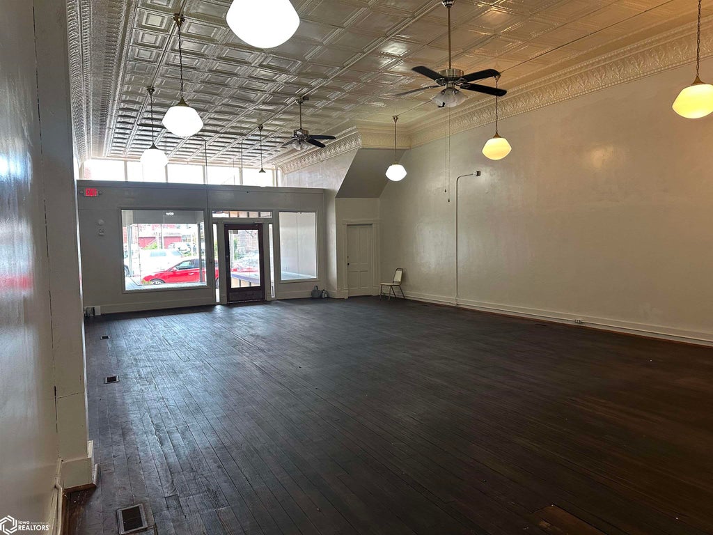 Photo of 809 Ave G, Fort Madison, IA 52627 (MLS # 6341480)