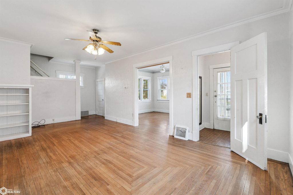 Photo of 614 W State Street, Marshalltown, IA 50158 (MLS # 6333376)