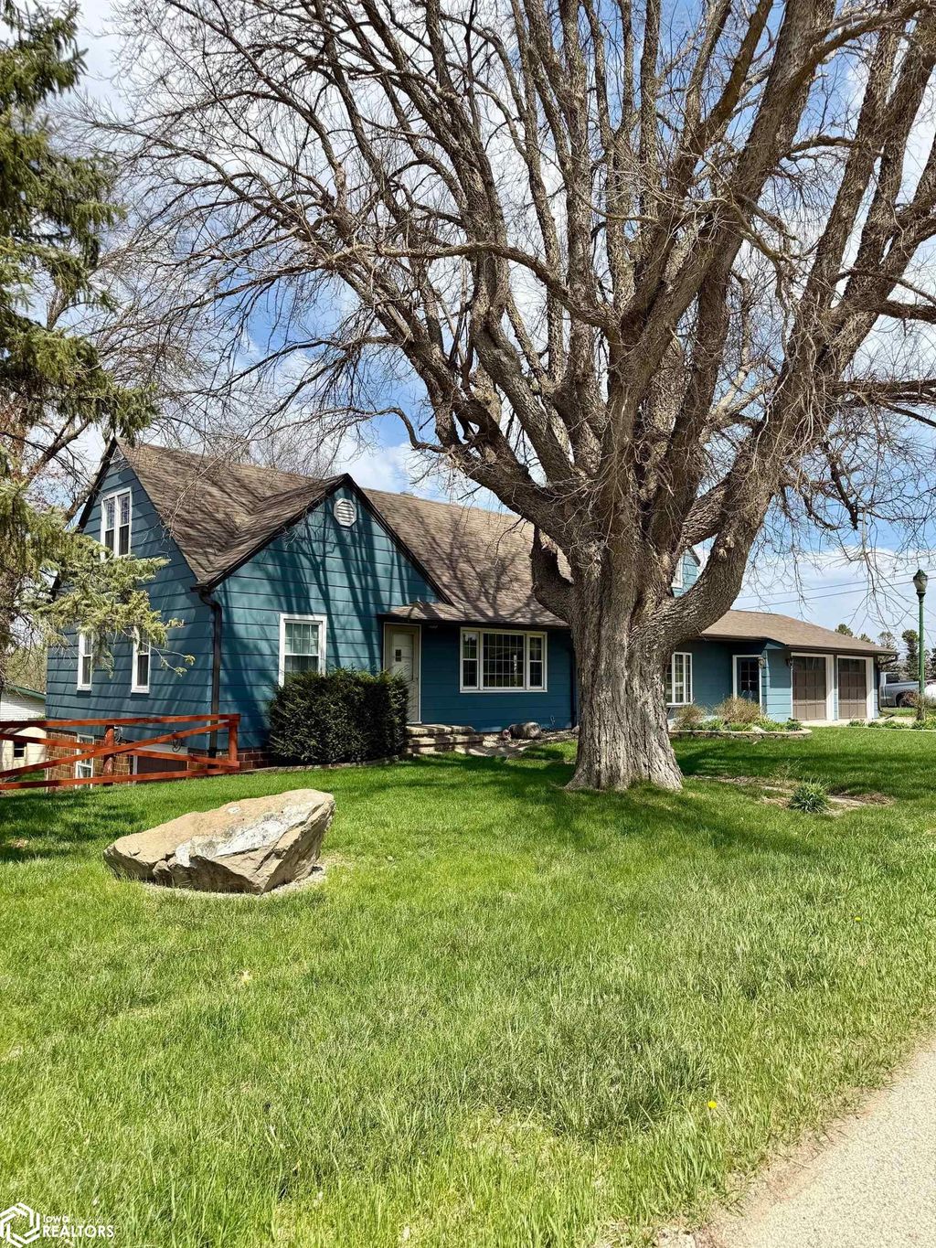 Photo of 308 Fairview Street, Dows, IA 50071 (MLS # 6337547)