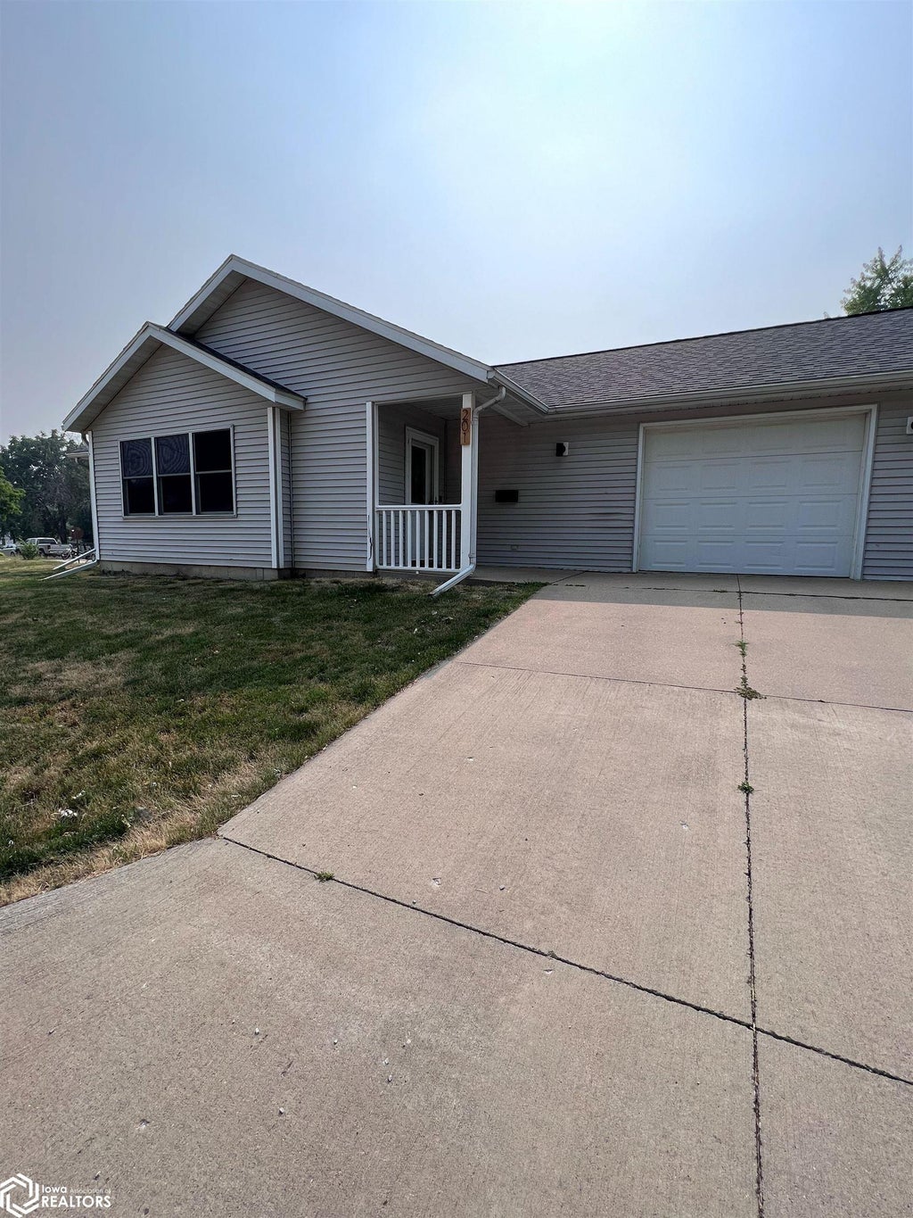 Photo of 201 N Jay Street, Mount Pleasant, IA 52641 (MLS # 6341571)